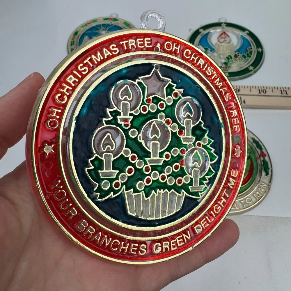 Vtg lot of 4 Round Plastic Christmas Suncatchers Candle‎ Tree Dove Peace Noel